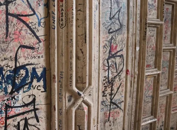 Kültürel miras rezaleti! İBB tarihi yapıya sahip çıkmadı: Tarihi köprü yazı tahtasına çevrilmişti, hala restorasyon yapılmadıİBB